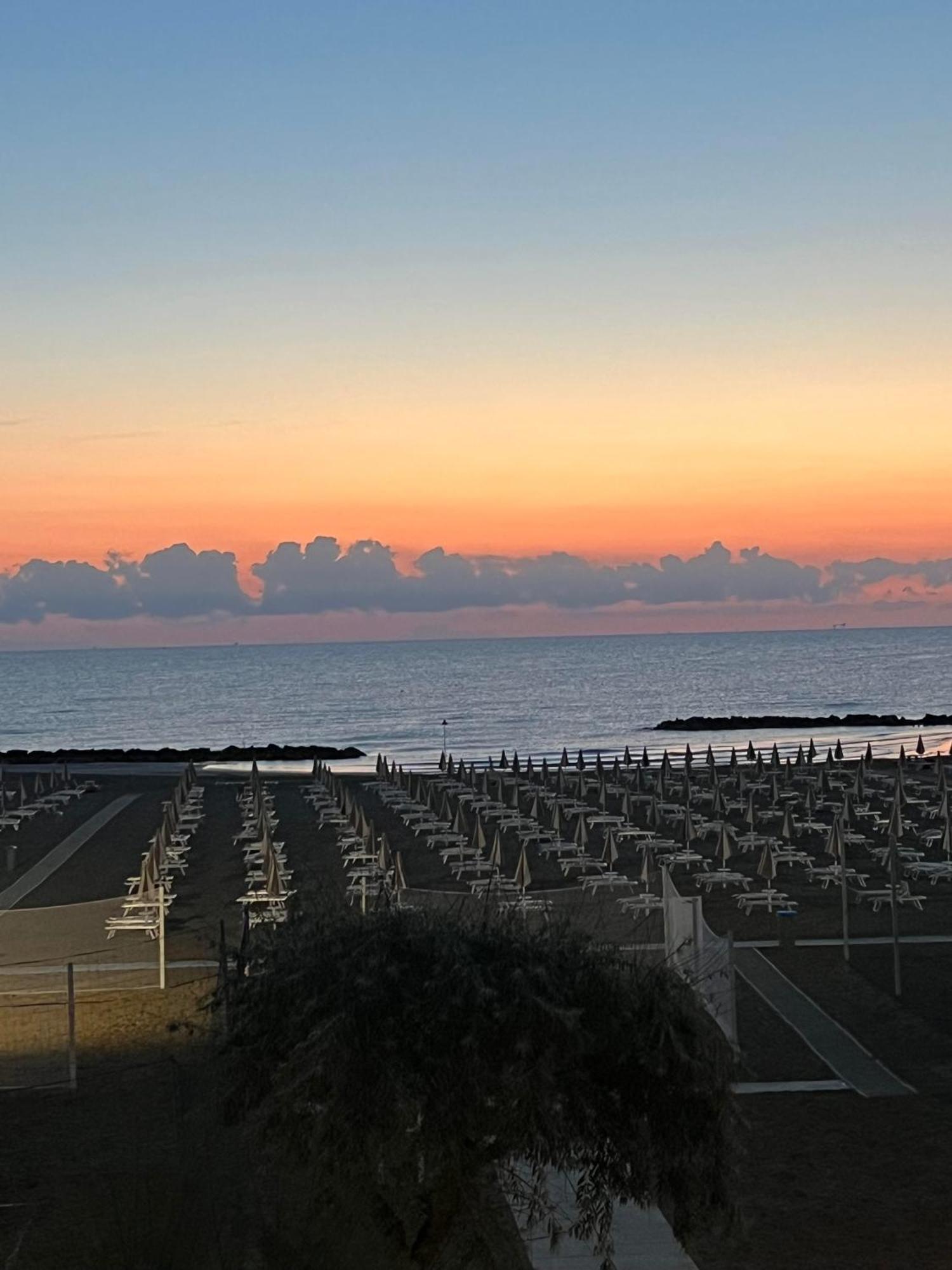 Hotel Cliff Rimini Exterior foto